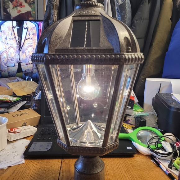 Outdoor solar post light - Picture 2 of 10